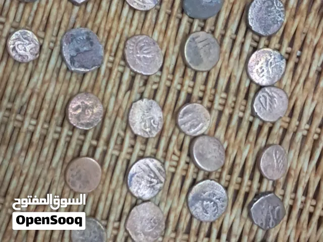 للبيع مجموعة عملات معدنية قديمة مختلفة