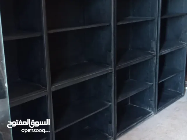 متوفر خزاين حديد تصلح لمحلات السوبر ماركت و محلات الميكانيك