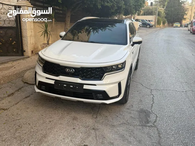 للبيع سياره كيا سورينتو هايبرد مميزه كامل الاضافات 4×4 ترخيص 2020