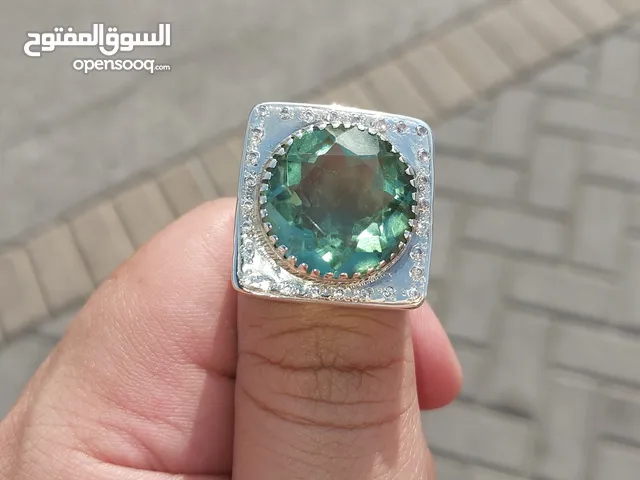 خاتم *الفضة البحرينية ، مرصع بحجر توباز 35 دينار وقابل للتفاوض