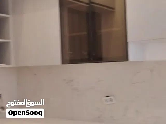 شقة دور الثاني بعد الأرضيي طريق المواشي