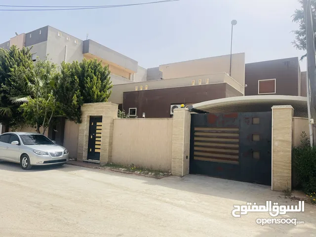 320m2 3 Bedrooms Townhouse for Sale in Tripoli Ain Zara