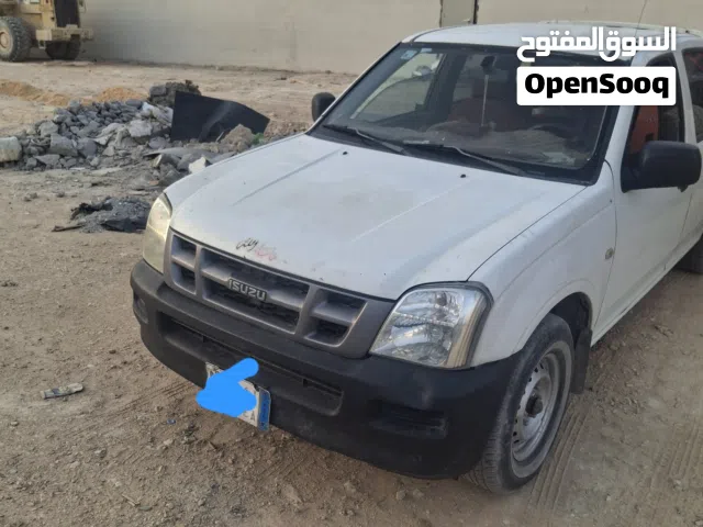 2005 ايسوزو D-ماكس Standard