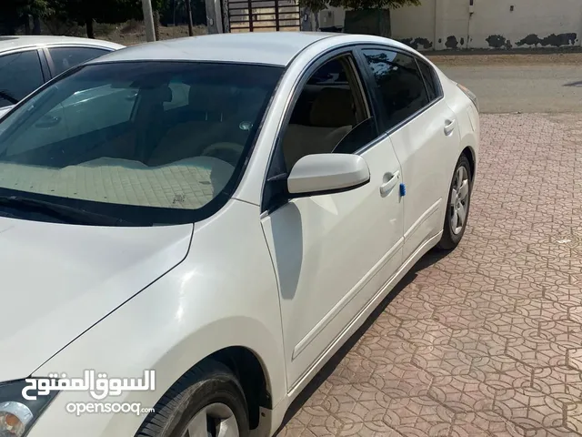 Used Nissan Altima in Al Batinah