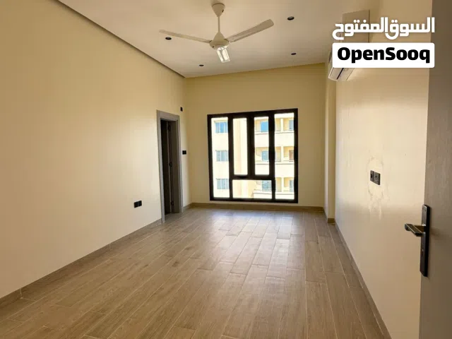 شقة سكنية جاهزة للتسليم وبتأثيث جزئي في مرتفعات غلا الرابعة مع محمد الرواحي