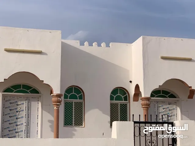 275 m2 More than 6 bedrooms Townhouse for Rent in Al Wustaa Al Duqum