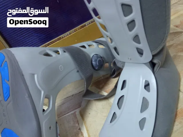 بوت طبي Aircast   لعلاج الاالتوأت  ووالكسور. سعره جديد 120استخدام مره واحده للبيع بسعر 25