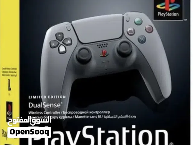جهاز بليستيشن فايف نسخة 30 سنة جدية مرههههه و بدون ما ينفتح يعني وكاله