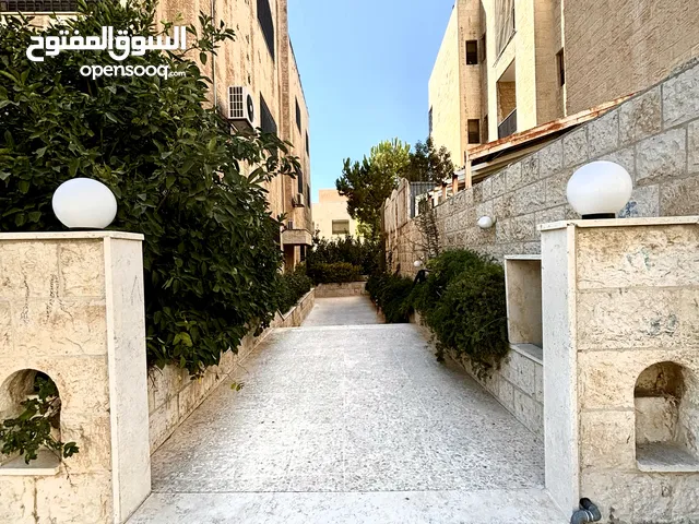 289 m2 4 Bedrooms Apartments for Sale in Amman Um Uthaiena Al Gharbi