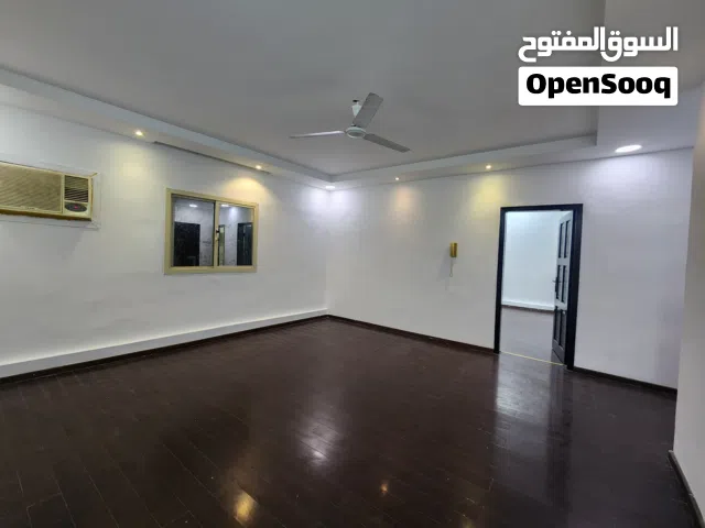 For rent modern 3 bedrooms Flat in muharraq  Balacony and access to garden,near main road, near cold