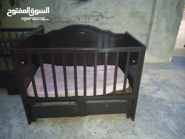 تخت اطفال مع فرشه