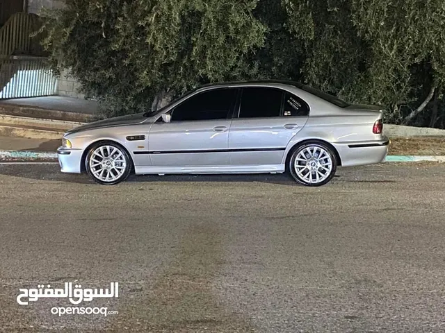 BMW (e39) دب للبيع