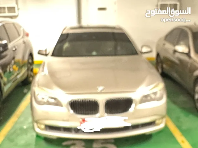 للبيع سياره bmw 740i