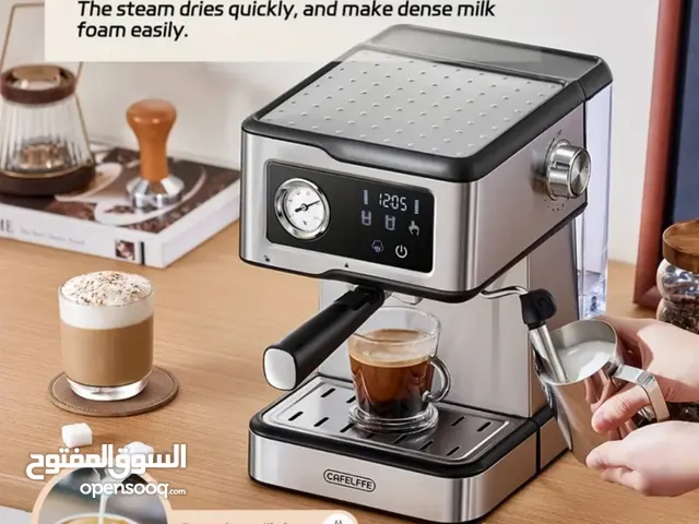ماكنة قهوة بحال الوكالة ممتازة وبنظام لمس ذكي ونظام بخار مع تنظيف ذاتي وإستعمال بسيط