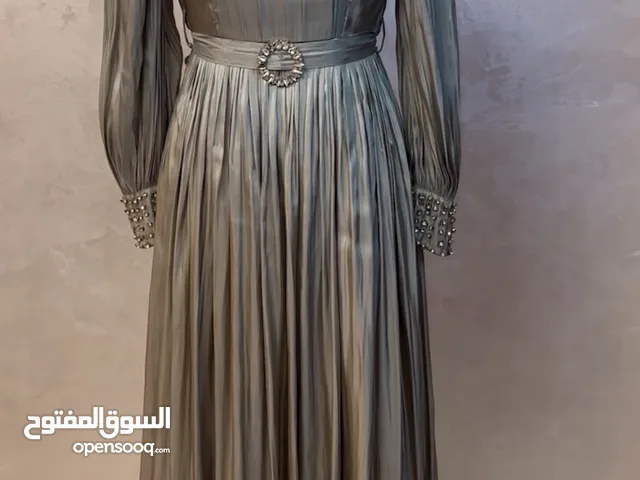 فستان لبسة واحدة للبيع
