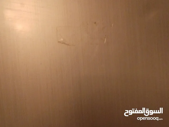 ثلاجة مع فريزر سامسونج بحالة ممتازة