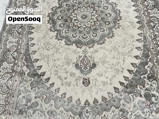 سجادتين تركية للبيع للقعود عليها مع سجاده تحطها في الممر حق الصالة للبيع