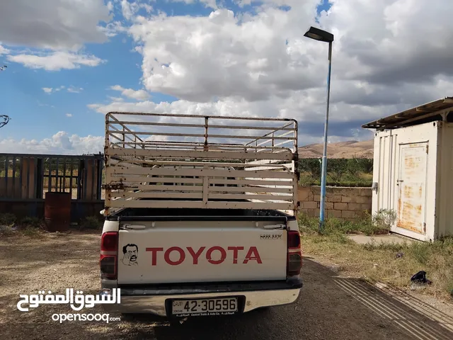 Used Toyota Hilux in Salt