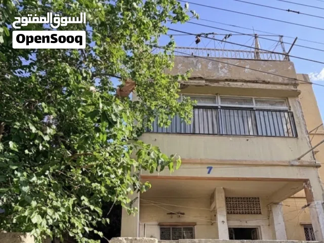 عمارة 3 طوابق في الأشرفية