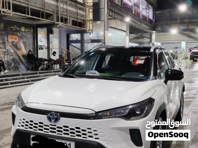 تويوتا كورولا كروز 2025 الشكل الجديد شركة ساز السيارة تحت الضمان و الصيانة مجانية