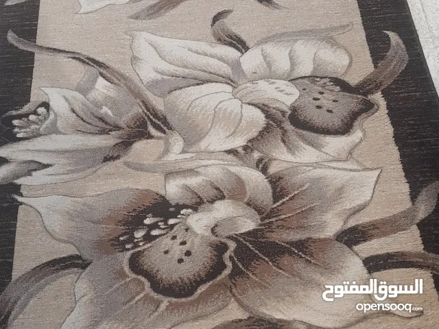 سجاد طقمين ممرات واحد ثقيل محفر والتاني نقشه محفرعجمي والسجاده الكبيره سجاد مصري