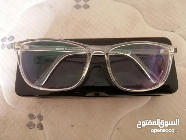 السلام عليكم موجود عندي اطار شفاف لنظارة طبية اصلي صناعة تركية صدقا ملبوسة مرتين