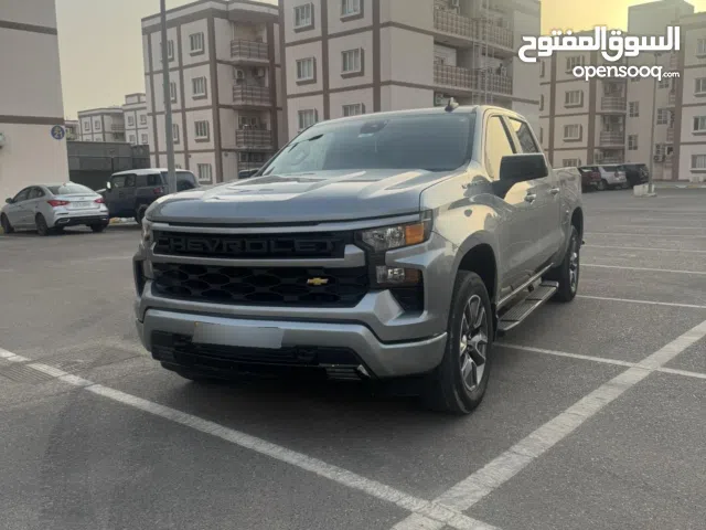 2023 شيفروليه سلفرادو 1500 LS
