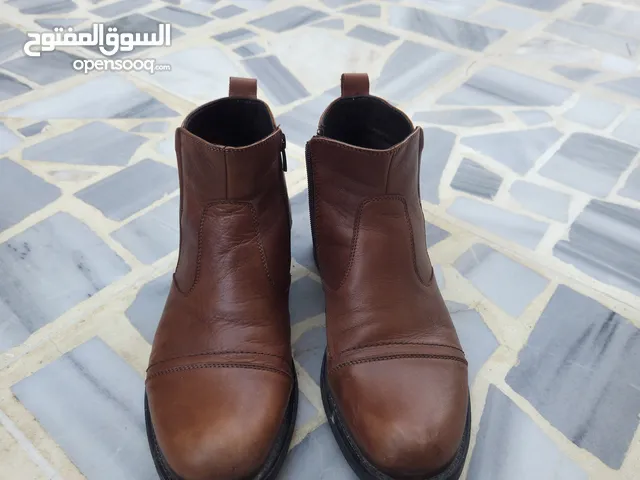 41 Sport Shoes in Amman