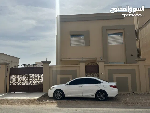 316 m2 More than 6 bedrooms Villa for Sale in Al Sharqiya Sur