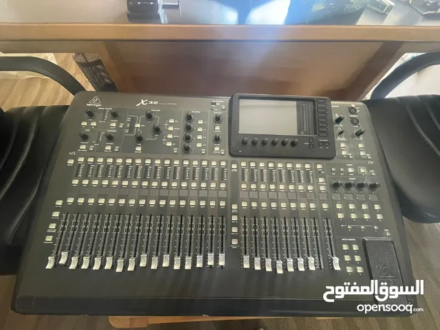 Behringer X32 Digital Mixing Console – Pro-Grade Mixer in Excellent Condition!