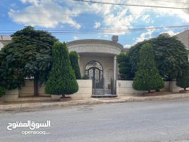 772 m2 5 Bedrooms Villa for Sale in Amman Tabarboor