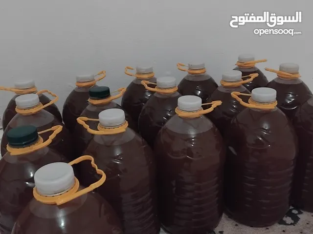 عندي زيت زيتونه للبيع لتر 25 دينار