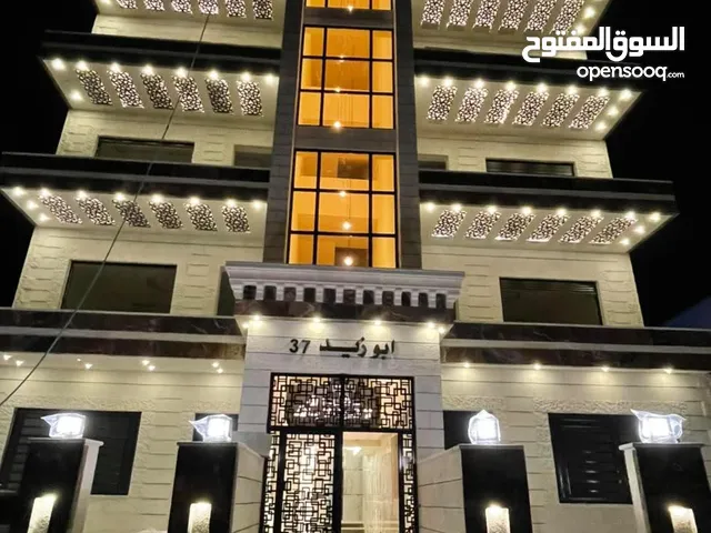 شقة سوبر ديلوكس مع مطبخ راكب لامينيت في موقع مميز بالكوم الغربي شفا بدران