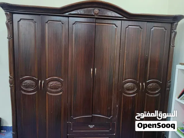 خزانة ملابس للبيع