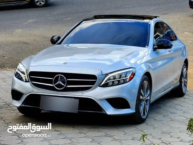 مرسيدس C 300 فل كامل خمس كميرات سبورت بلاس استمتع بانورما فل الفل من المعدوم بضاعه الفاهمين