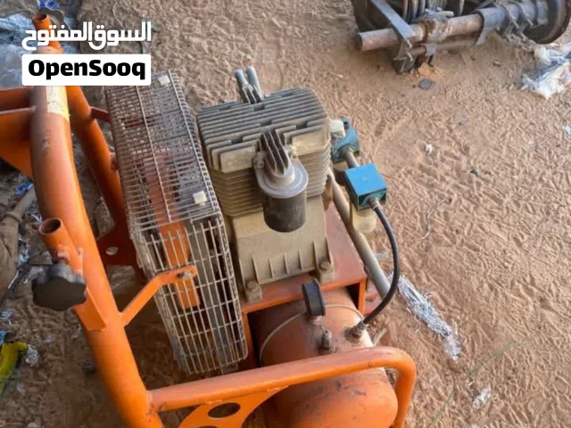 كمبرسوري يركب علي الجرار
