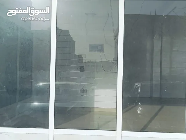 محلات + شقة بروي خلف شارع هوندا Shops + apartment for rent in Ruwi Al Walaja, behind Honda Stree