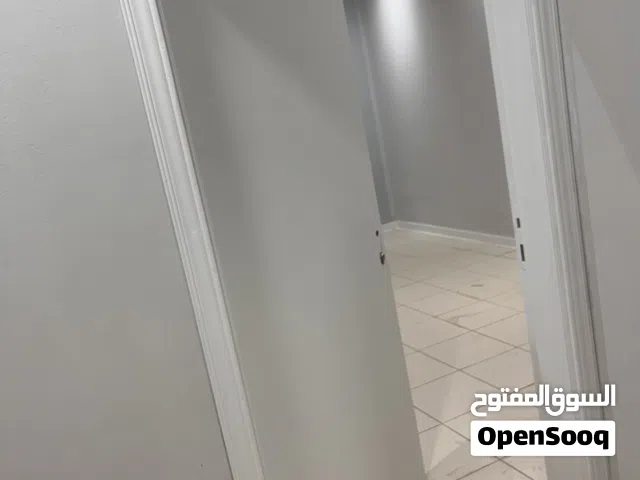 معلم دهانات أبواب حديد وخشب - تجديد احترافي بأسعار مناسبة