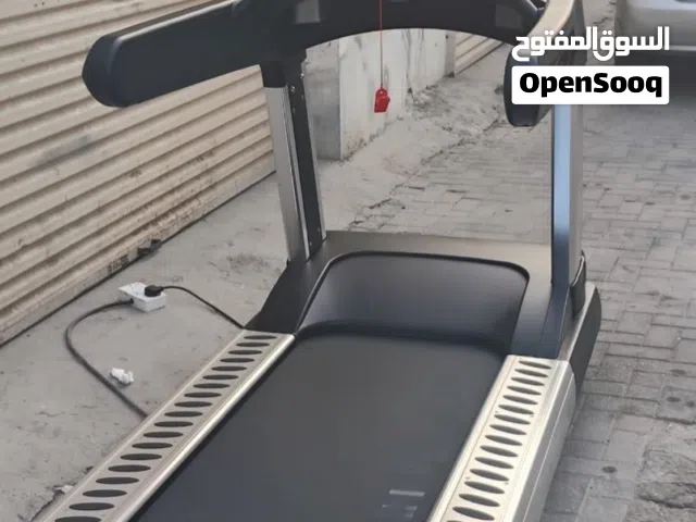 Heavy-duty treadmill