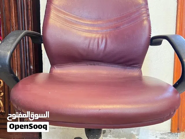 كرسي جلد حني اللون ما شاء الله