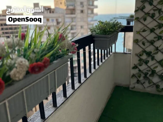 وحده مميزه للبيع بميامي قريب من البحر