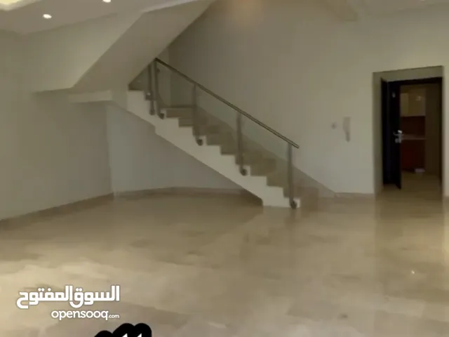 200 m2 4 Bedrooms Townhouse for Rent in Hawally Salam