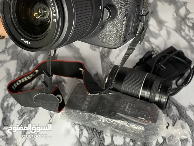 مع عدستين Canon D700 كاميرا كانون
