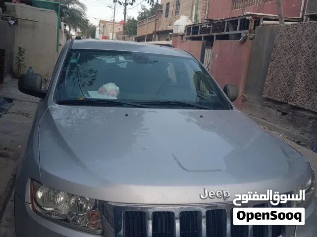 2011 جيب جراند شيروكى Laredo