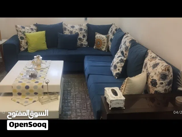 طقم كنب كورنر بحالة ممتازة