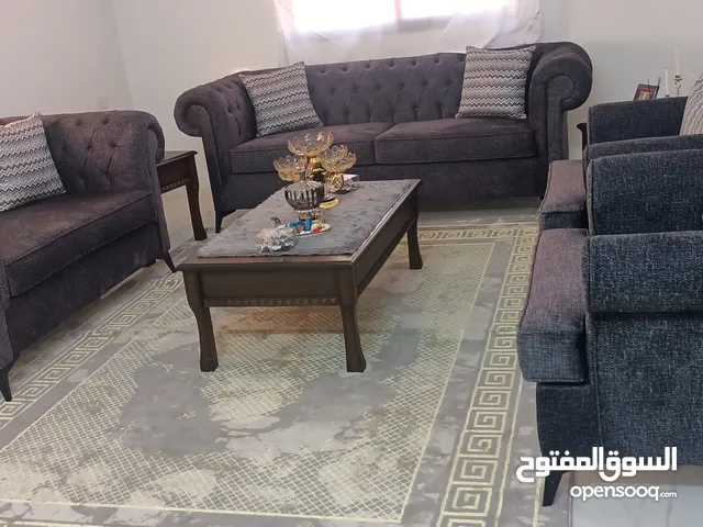 طقم كنب عرسان وكاله للبيع بسعر رمزي