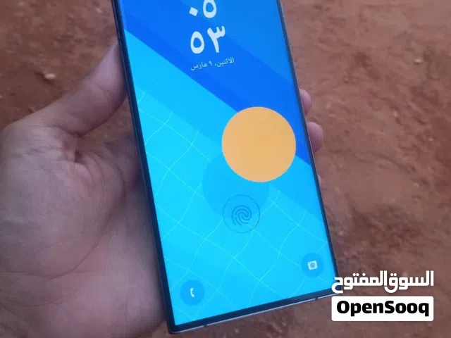 عيوبه ضهر مكسور وخبوش شويا في العضم شاشه وبتريا وكل شي اموره ضيبه dj. 5g. s22الترا
