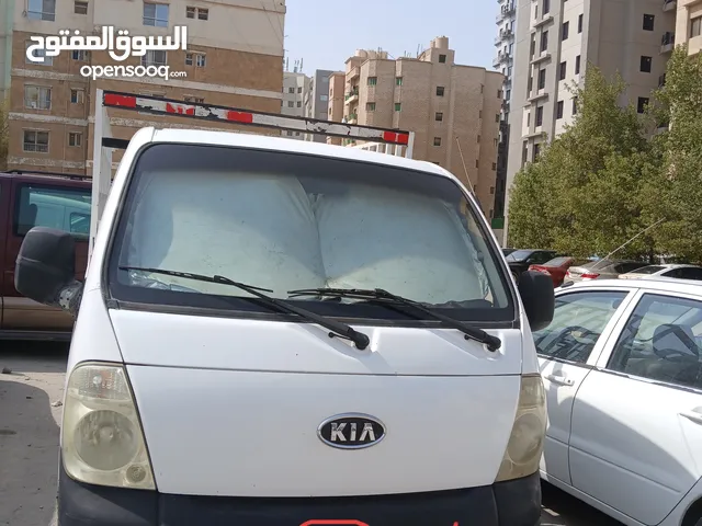 هاف لوري كيا للبيع بحاله جيده بينه 8شهور