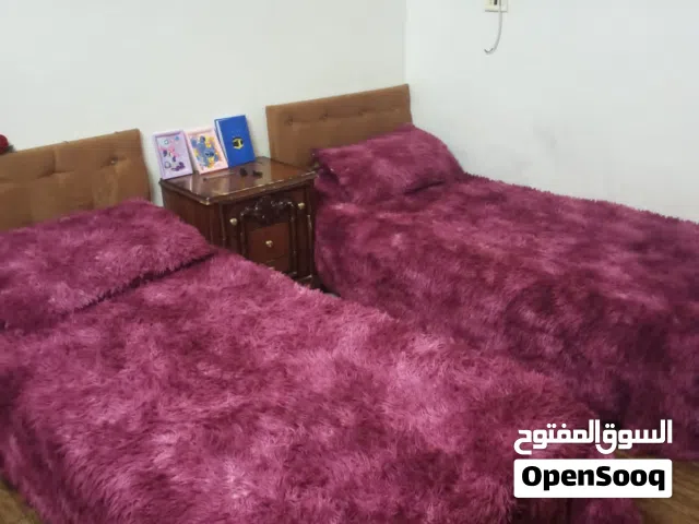 تخت مع فرشه