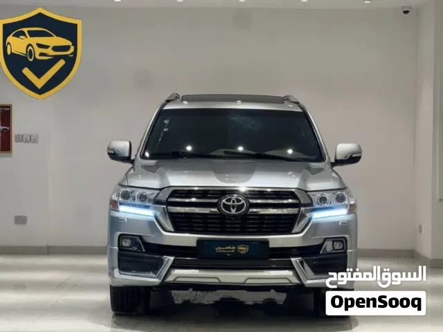 Used Toyota Land Cruiser in Muscat